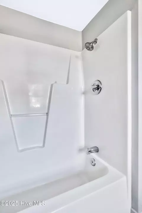 Bath - 100 Perch St, Moyock, NC 27958 photo 3 of 6