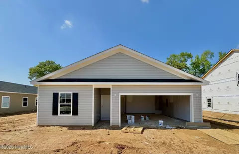 166 N Squires Run Ln, Richlands, NC 28574