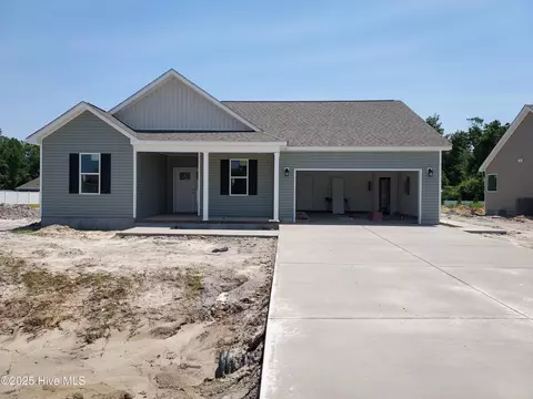 654 Bright Harvest Dr, Maysville, NC 28555