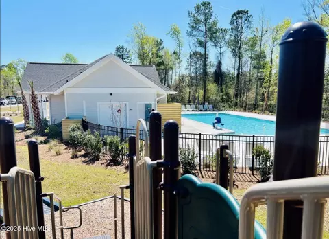 41 W Barlowe Ave, Hampstead, NC 28443 photo 32