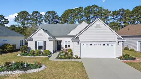 659 Meadowbrook Ln NW, Calabash, NC 28467