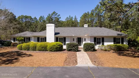 205 Bel Air Dr, Pinehurst, NC 28374