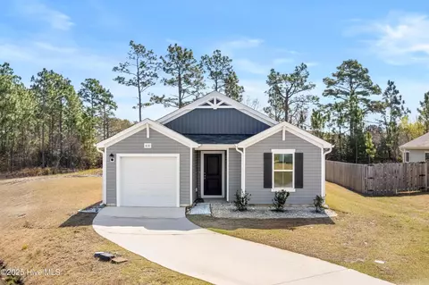 414 Hope Ln, Holly Ridge, NC 28445