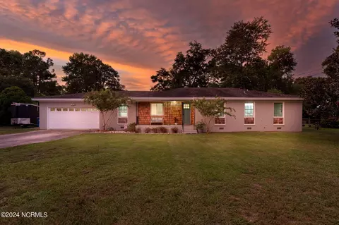 913 Reilly Dr, Wilmington, NC 28409