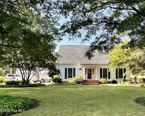 3459 E Wilson St, Farmville, NC 27828