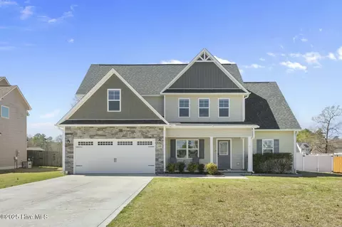 609 Duncan Dr N, Richlands, NC 28574
