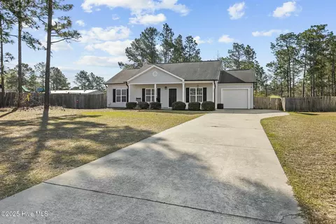 104 Courtney Pines Rd, Maple Hill, NC 28454