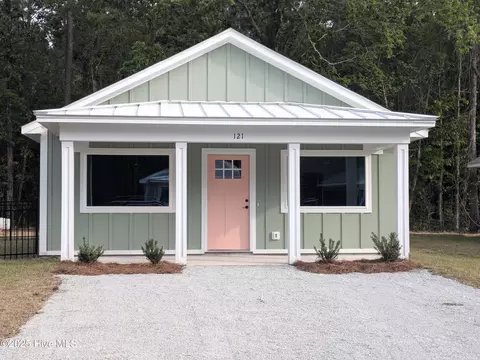 110 Long Pond Loop, Swansboro, NC 28584