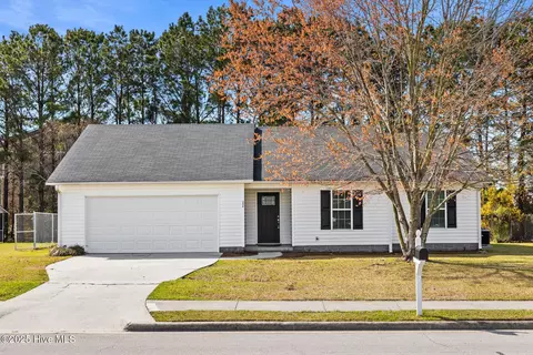 204 Commons Dr S, Jacksonville, NC 28546