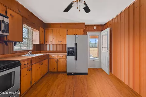 Kitchen - 110 Spring Branch Rd, Murfreesboro, NC 27855 photo 2 of 3