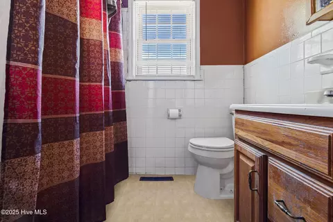 Bath - 110 Spring Branch Rd, Murfreesboro, NC 27855 photo 1 of 1