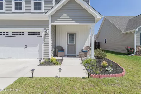 824 Cooke Dr, Hubert, NC 28539