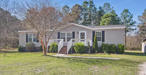 137 Winn Ct, Jacksonville, NC 28540