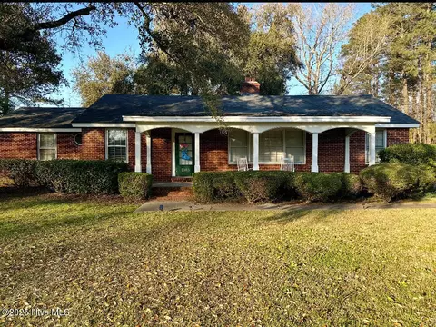 2303 Carey Rd, Kinston, NC 28504