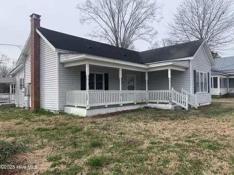318 E Main St, Woodland, NC 27897
