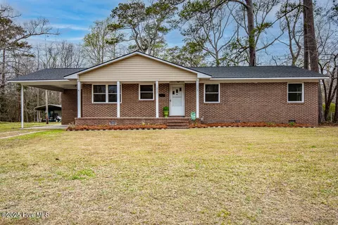 217 Hollywood Blvd, Havelock, NC 28532