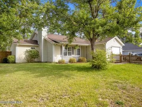 319 Running Rd, Jacksonville, NC 28546