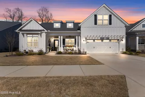 2516 Lakeside Cir, Wilmington, NC 28401