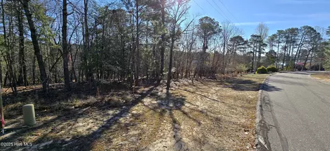 103 Wertz Dr, West End, NC 27376