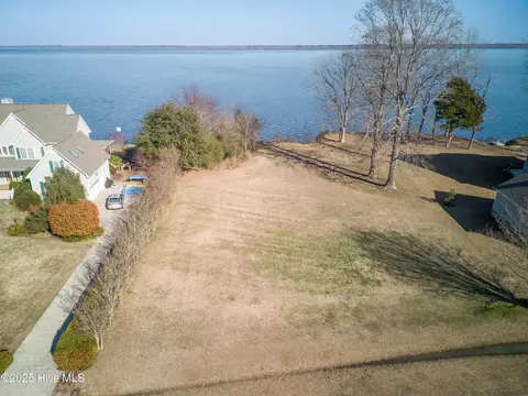 110 N Shore Dr, Merry Hill, NC 27957