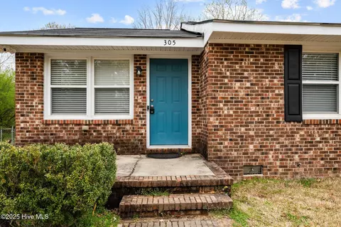 305 Whitehall Dr, Rocky Mount, NC 27804