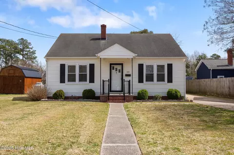 112 Grove St, Elizabeth City, NC 27909