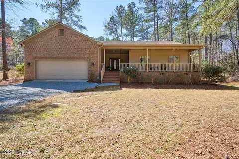 3 Sunset Dr, Whispering Pines, NC 28327