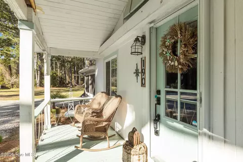 190 Arrington Rd, Beaufort, NC 28516