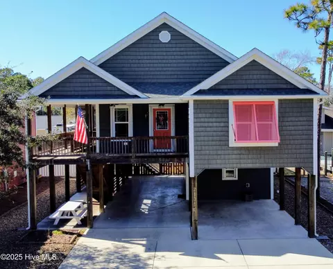 213 NE 64th St, Oak Island, NC 28465