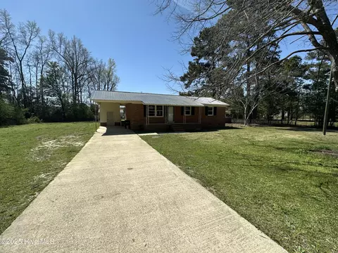 17141 Hurley Dr, Laurinburg, NC 28352