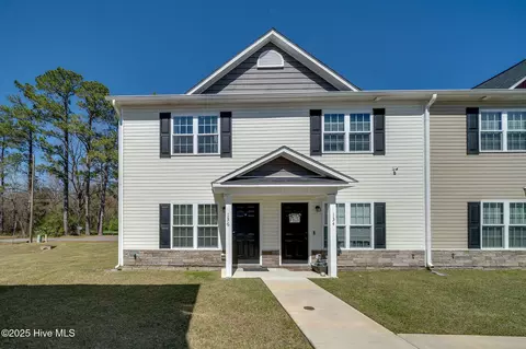 136 Cornerstone Dr, Beulaville, NC 28518
