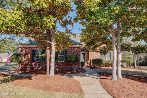 3810 Daphine Dr, Wilmington, NC 28409