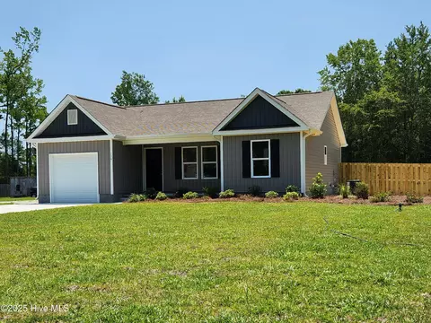 159 Montague Rd, Currie, NC 28435