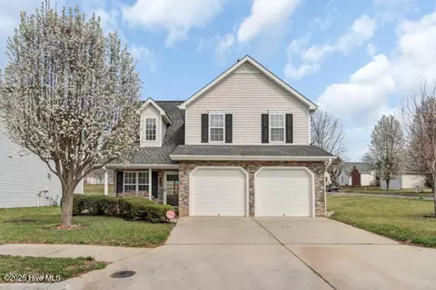 6200 Black Willow Dr, Greensboro, NC 27405
