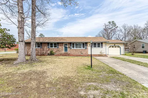 718 Kathryn Ave, Jacksonville, NC 28540