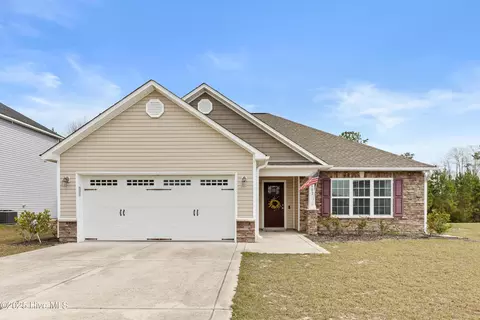 102 S Sea St, Jacksonville, NC 28546