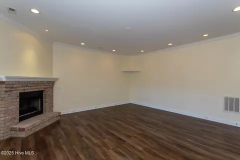 Living - 30 Royal Dublin Downs, Pinehurst, NC 28374 photo 5 of 5