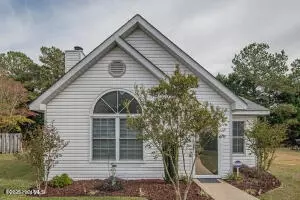 207 Cape Point Ln, Greenville, NC 27858