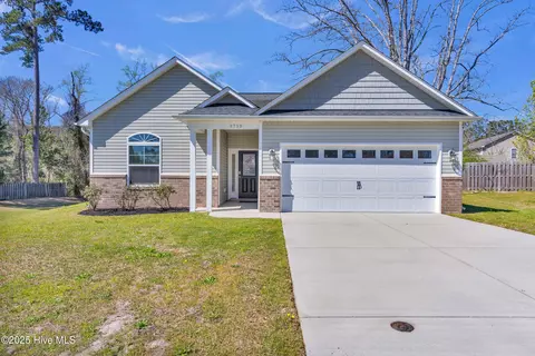 8759 Lanvale Oaks Dr NE, Leland, NC 28451