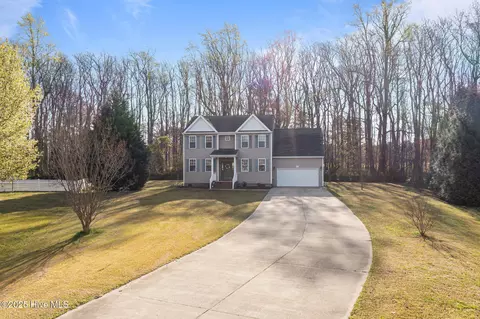 137 Matthews Dr, Elizabeth City, NC 27909