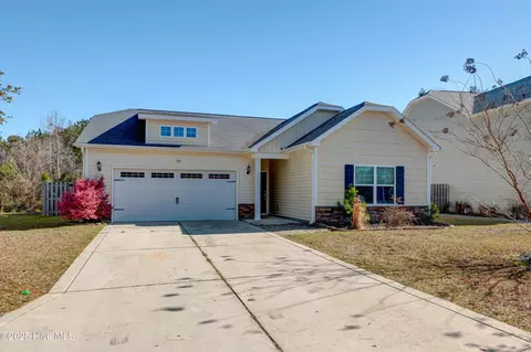 304 Summer Ducks Dr, Hampstead, NC 28443