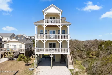 3829 Island Dr, North Topsail Beach, NC 28460