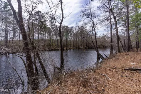 7 Shaw Highway, Burgaw, NC 28425