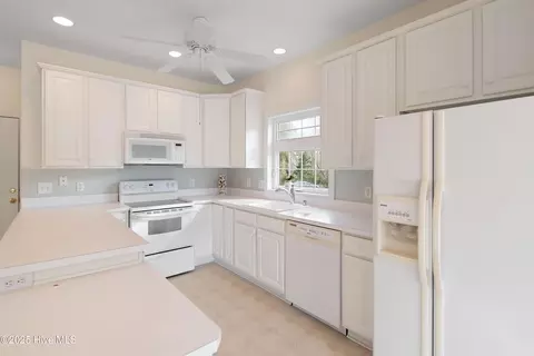 102 E Sanderling Cir, Hampstead, NC 28443 photo 22