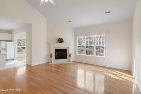 102 E Sanderling Cir, Hampstead, NC 28443 photo 9