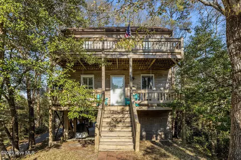 408 Lee Ave, Emerald Isle, NC 28594