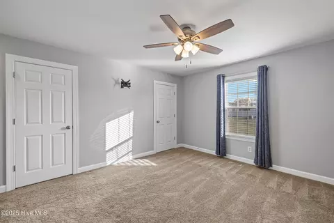 Bedroom - 105 Olive Ln, Mount Olive, NC 28365 photo 2 of 4