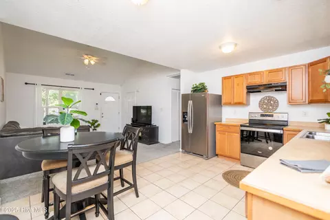 Kitchen - 123 Willow Dr, Moyock, NC 27958 photo 2 of 2