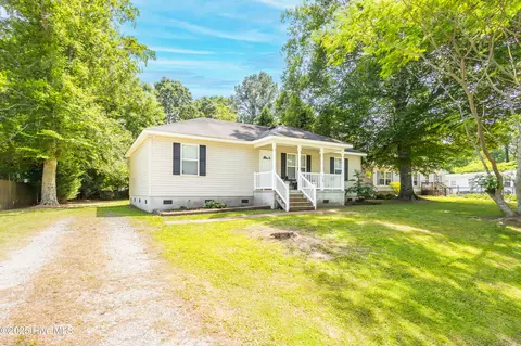 Exterior - 123 Willow Dr, Moyock, NC 27958 photo 3 of 5