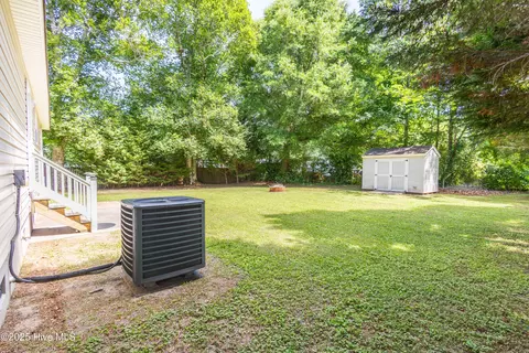 Exterior - 123 Willow Dr, Moyock, NC 27958 photo 4 of 5